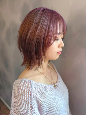 外ハネボブ　顔周りカット　ピンクアッシュ　20代30代　艶感