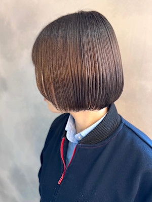 丸みボブ　艶カラー　ブラウン　髪質改善　ダメージレスカラー