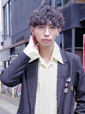 波巻スパイラルパーマショートレイヤーマッシュツーブロック