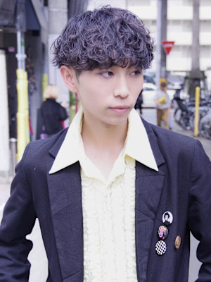 波巻スパイラルパーマショートレイヤーマッシュツーブロック