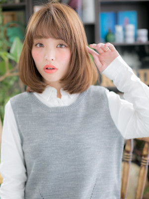 暖色系カラー大人かわいい前下がりロングボブ　ボブパーマ