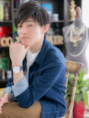 好感度◎サイドグラデーション束感カット　ネイビーブラック