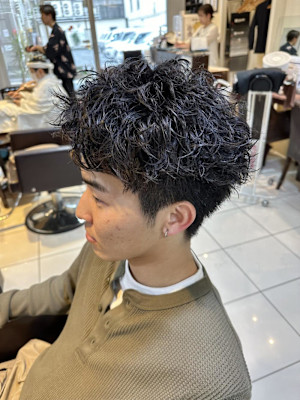 スパイキーショートパーマ