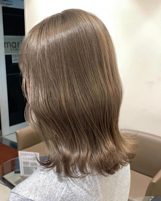 透け感のあるミルクティーグレージュ