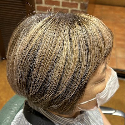 【佐須田】の ヘアマニキュアで白髪ぼかしハイライトカラー♪