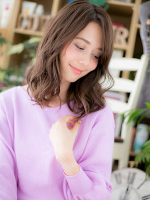 バレイヤージュ外国人風小顔抜け感セミディミルクティーアッシュ