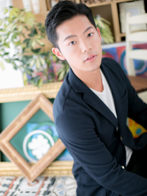 好感度大！爽やかツーブロックショート　ネイビーブラック