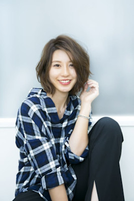 大人ルーズ　ミディアムショート