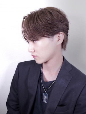 ベージュブラウン/ニュアンスセンターパート