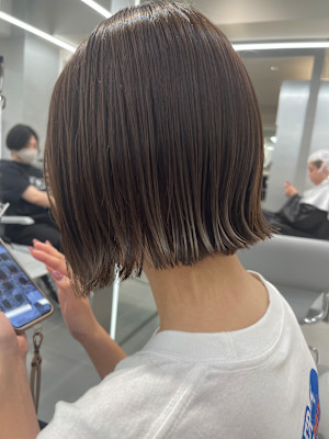 切りっぱなしミニボブ