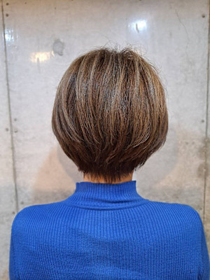 襟足短めマニッシュショート×ハイライト