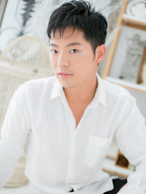 刈り上げ＆ツーブロックのウェットショート　ネイビーブラック