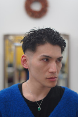 カット　パーマ　フェード　シェービング　ヘッドスパ