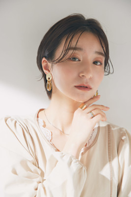 黒髪40代ショート