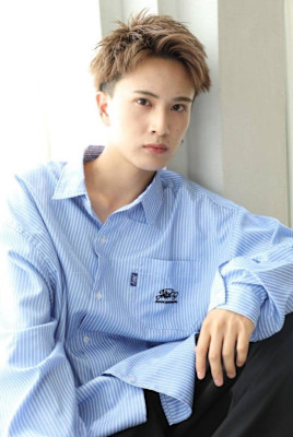 ベリーショート　アップバング　ツーブロック