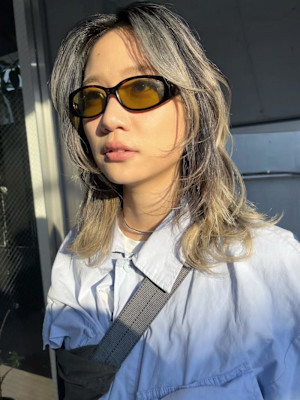 ホワイトベージュ　ホワイトカラー　抜きっぱなしブロンド