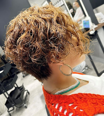 外国人風パーマ/前下がりパーマ/大人女性パーマ