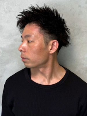 ツイストパーマ　束感ショート　アップバング　マッシュショート