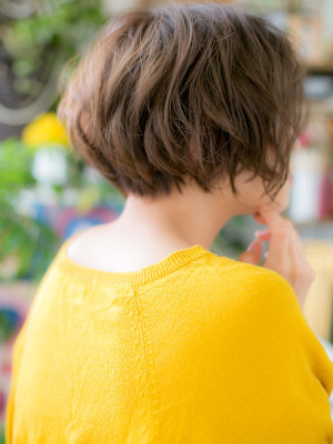 アンニュイ顔…前下がりくせ毛風エアリーボブ　ボブパーマ