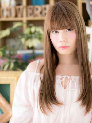 透け感☆大人かわいい小顔ミルキーベージュ　ぱっつん前髪