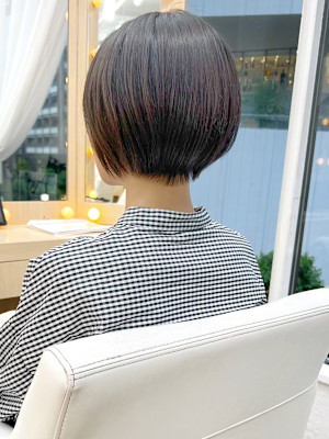 まとまる　軽やか　すっきり　ショートスタイル