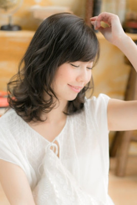 大人かわいいエアリーパーマ×小顔ひし形シルエット