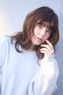 アッシュブラウンフェミニンパーマミディ