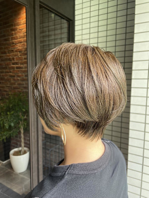 くすみカラー×大人ショート