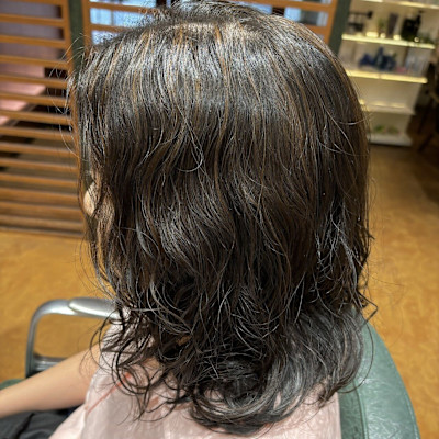 【佐須田】の パーマ × 白髪ぼかしハイライト〇