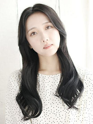 かきあげバングの華やかヨシンモリスタイル