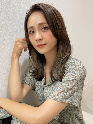 韓国風外ハネくびれインナーカラー