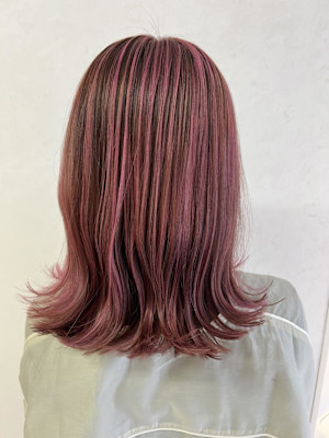 流行りのピンクハイライトカラー！　