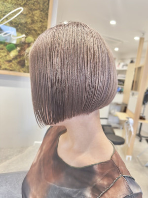 ダブルカラー/透明感/ベージュ/グレージュ/切りっぱなしボブ