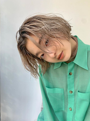 ミニボブ　ホワイトベージュ　ミルクティーベージュ