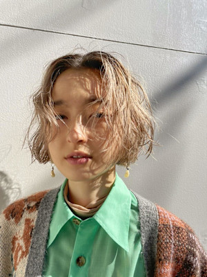 ミニボブ　ホワイトベージュ　ミルクティーベージュ