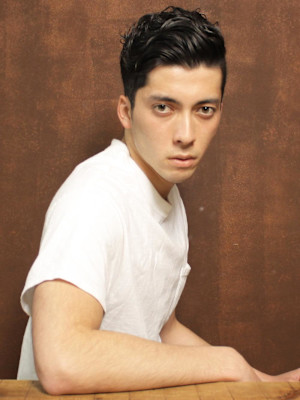 外国人風ツーブロックパーマ