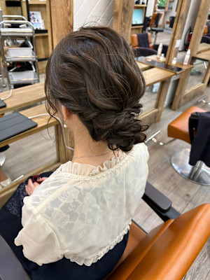 レイヤーロンググレーベージュ結婚式パーティーヘアヘアアレンジ