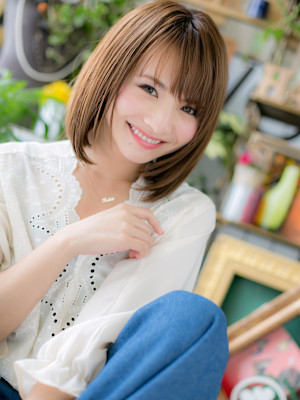 透け感斜めバング前下がりエアーストレート　カーキベージュ