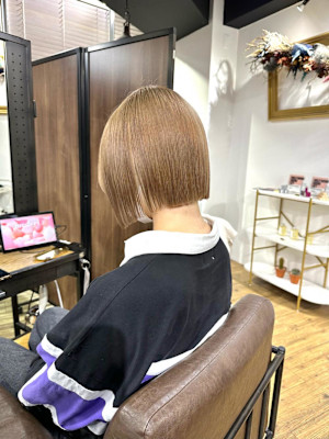 ミルクティーベージュ グレーベージュ タッセルボブ