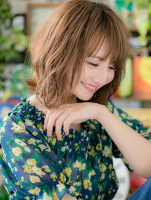 くせ毛風無造作カール♪小顔ゆるふわミディ　ことりベージュ