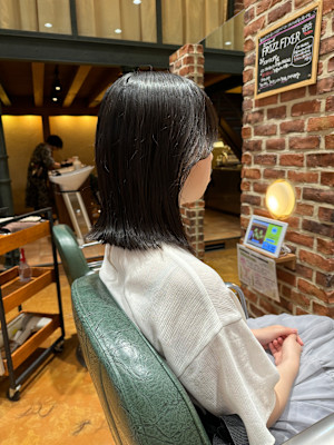 ぱつっとボブ × 顔周りカット 