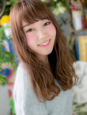 斜めバングが大人かわいい♪ヌーディロング　ニュアンスカラー