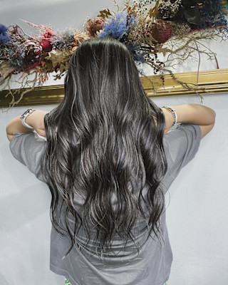 外国人風バレイヤージュ　ハイライトカラー　アッシュベージュ