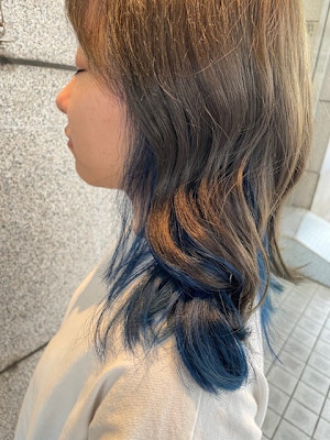 季節に合わせたビビットカラー