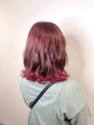 ピンク裾カラー