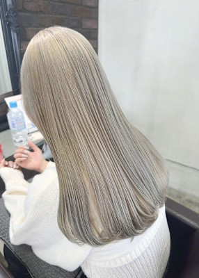 ケアブリーチ ホワイトベージュ　ミルクティーベージュ 天神