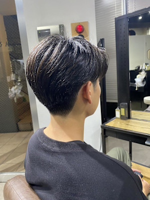 ウルフアッシュブラックカルマパーマベリーショート