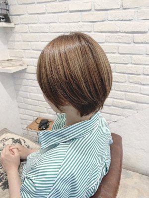 【MAGIC 小名木】丸みショート＆ベージュカラー