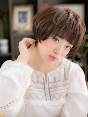 ダークアッシュくせ毛風グラボブショート　マッシュパーマ