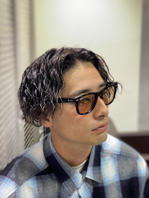 ウルフアッシュブラックカルマパーマベリーショート